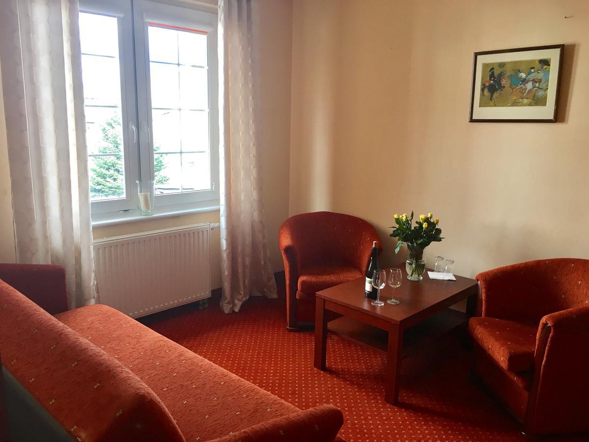 Hotel Gryf Kościerzyna Exterior foto